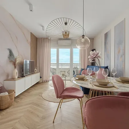 Apartment Elegant With Balcony Krakowska By Renters Prestige