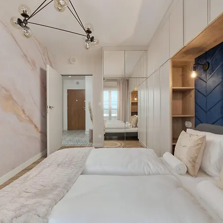 Elegant With Balcony Krakowska By Renters Prestige *