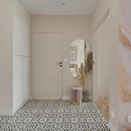 Elegant With Balcony Krakowska By Renters Prestige * ורוצלב